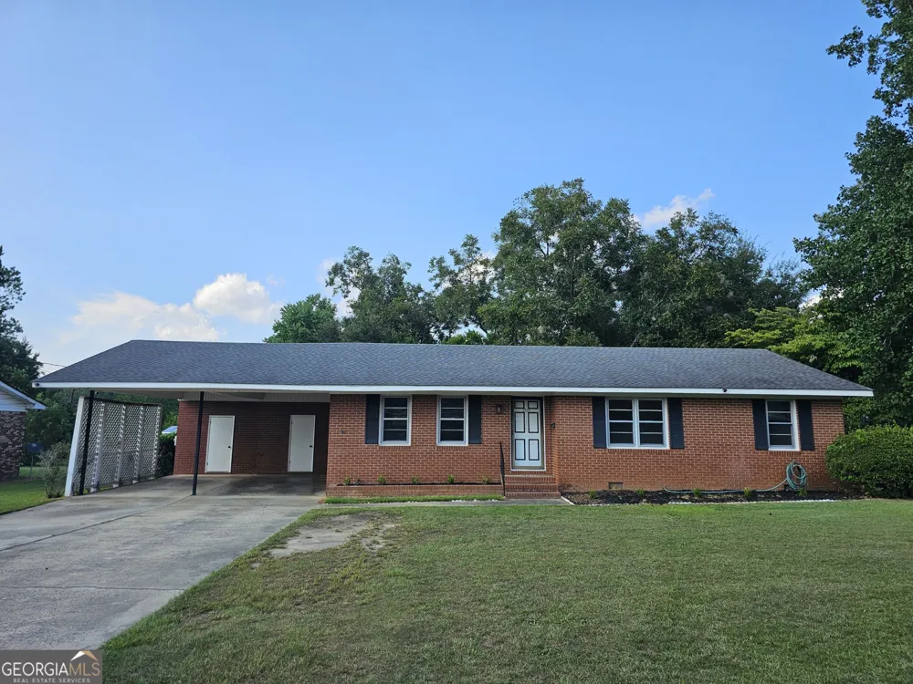 1715 Highland AVE Dublin, GA 31021