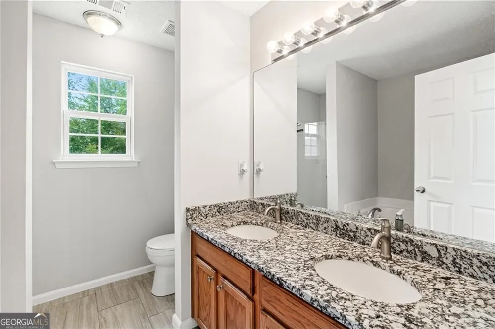 5849 Amerson LN Ellenwood, GA 30294