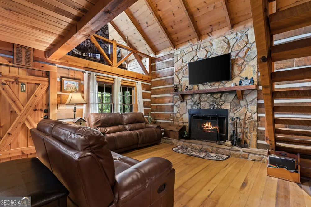 21 Mountain View TRL Cherry Log, GA 30522