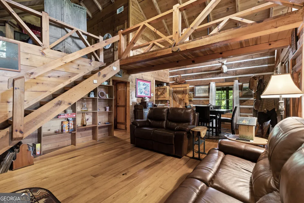 21 Mountain View TRL Cherry Log, GA 30522