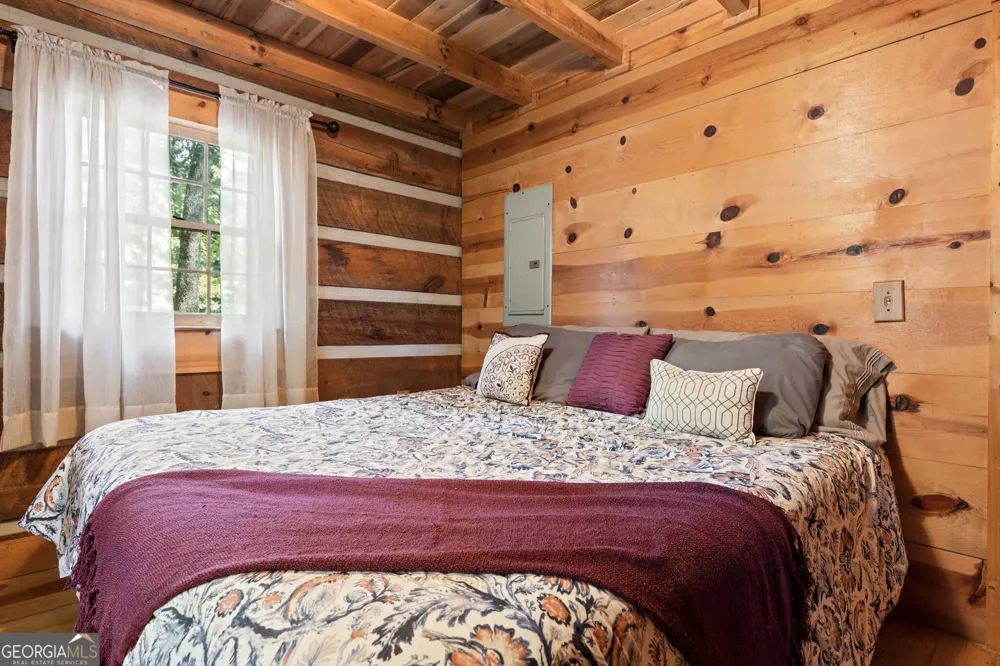 21 Mountain View TRL Cherry Log, GA 30522