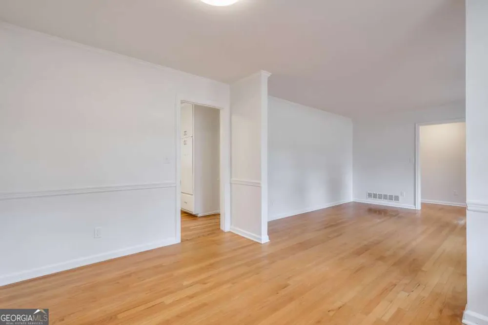 1055 Tuxedo DR Roswell, GA 30075
