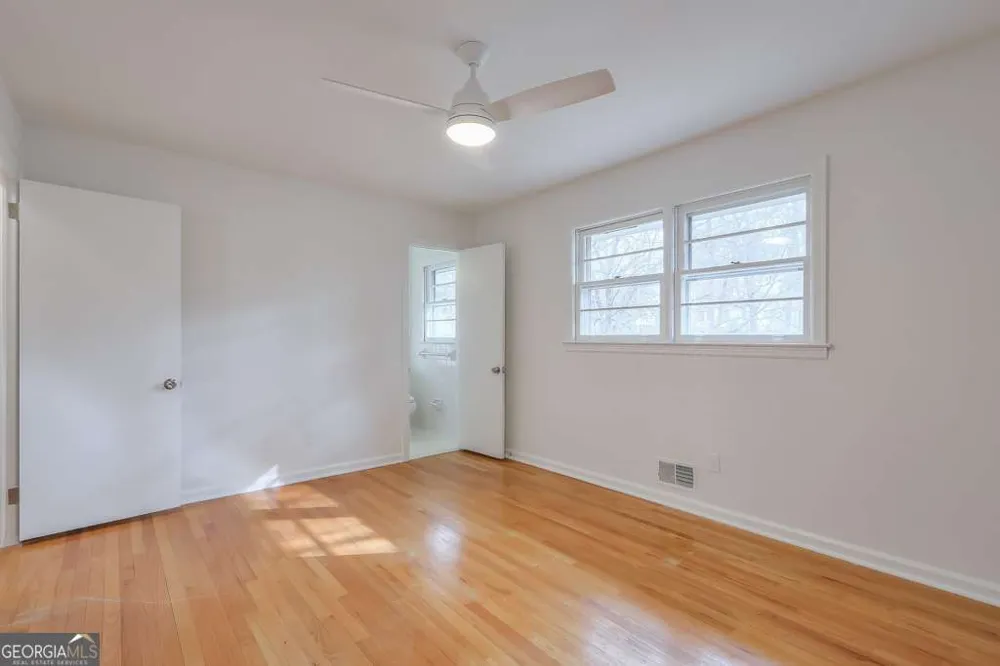 1055 Tuxedo DR Roswell, GA 30075