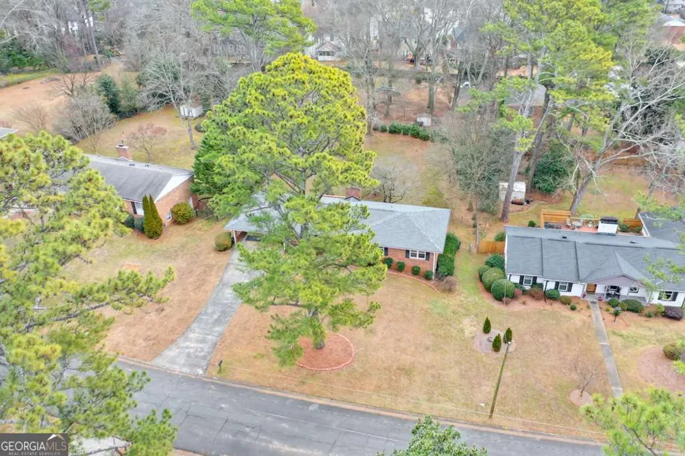 1055 Tuxedo DR Roswell, GA 30075