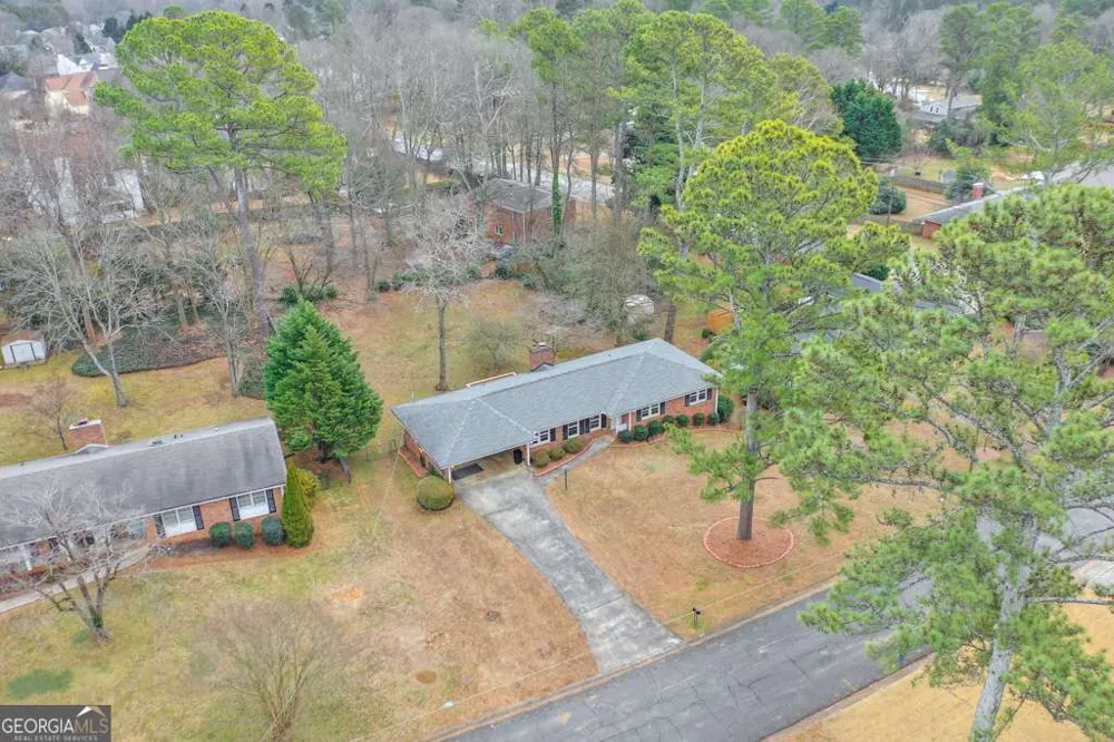 1055 Tuxedo DR Roswell, GA 30075