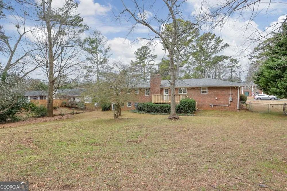 1055 Tuxedo DR Roswell, GA 30075