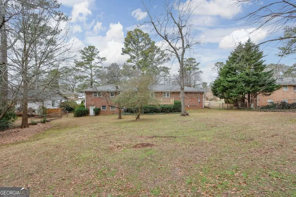 1055 Tuxedo DR Roswell, GA 30075