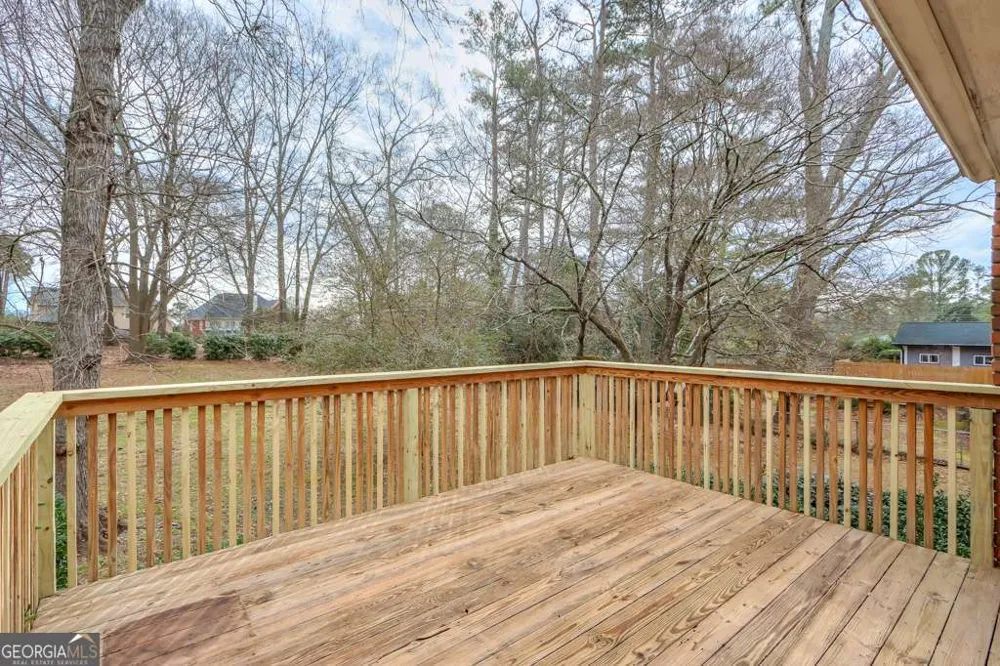 1055 Tuxedo DR Roswell, GA 30075