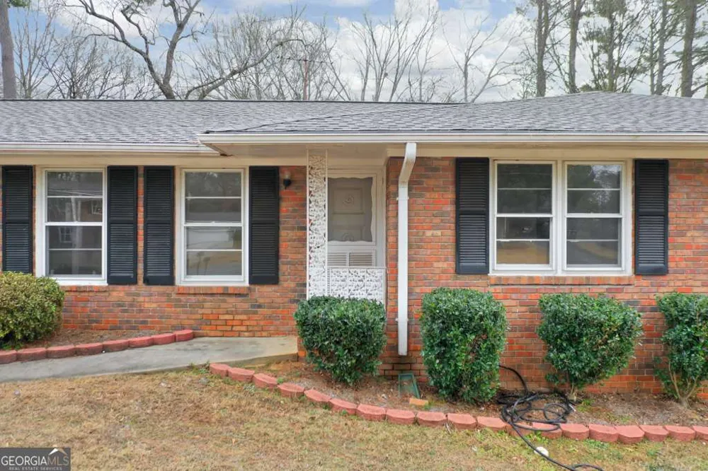 1055 Tuxedo DR Roswell, GA 30075