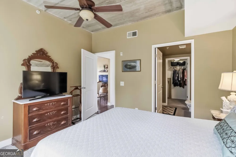 563 Memorial DR SE Atlanta, GA 30312