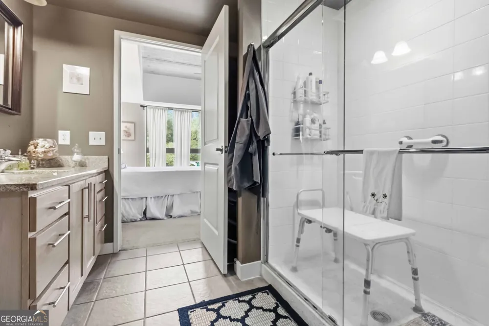 563 Memorial DR SE Atlanta, GA 30312