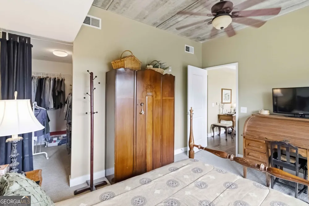 563 Memorial DR SE Atlanta, GA 30312