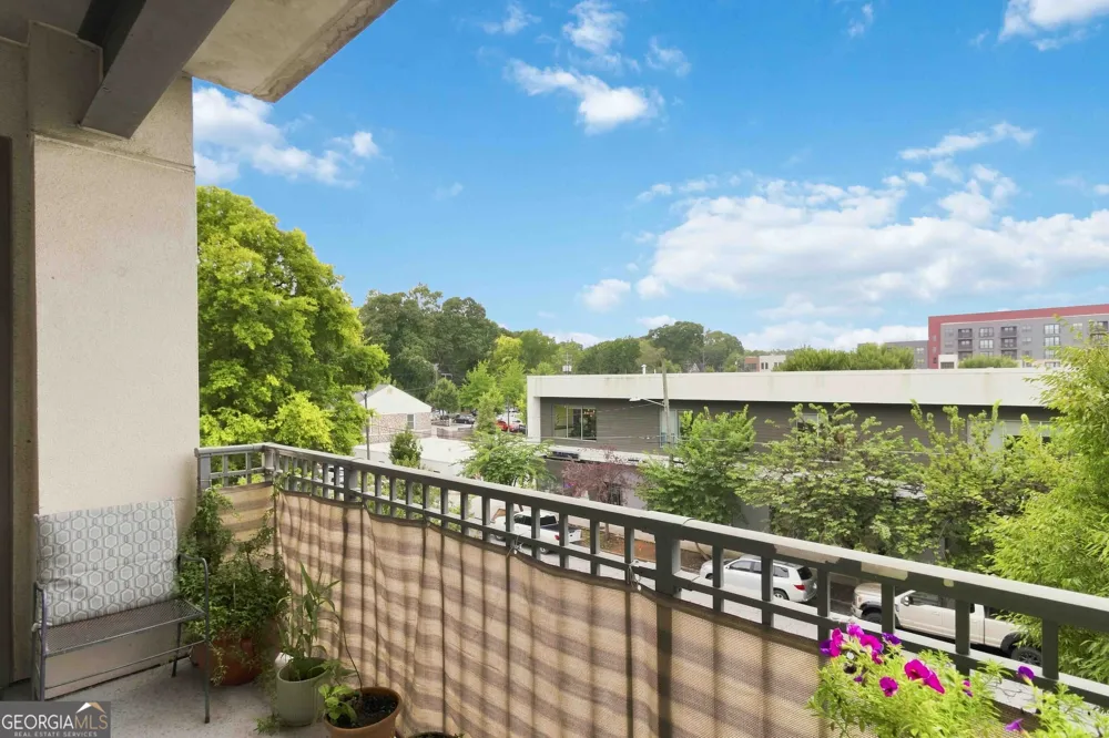 563 Memorial DR SE Atlanta, GA 30312