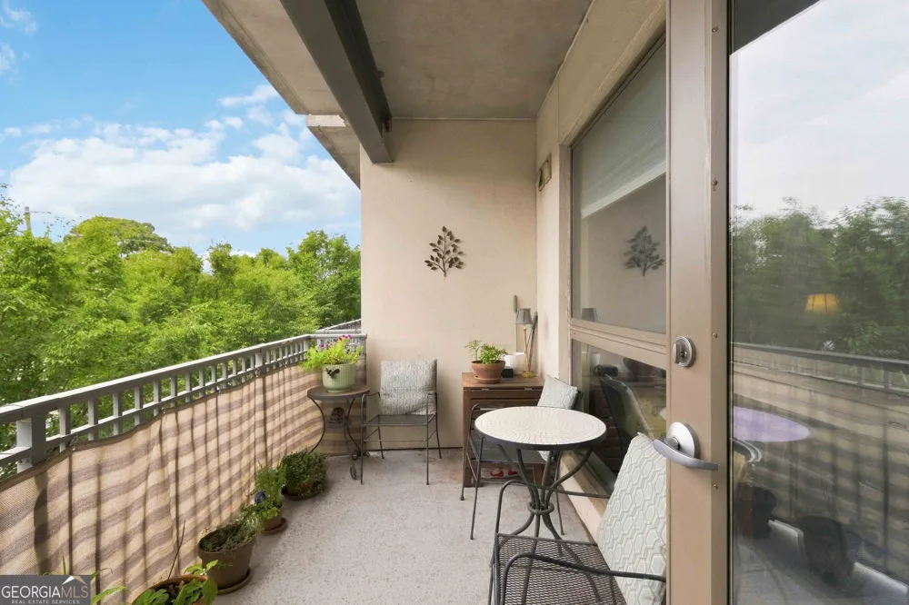 563 Memorial DR SE Atlanta, GA 30312