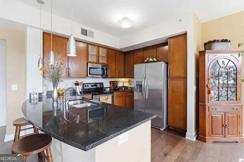 563 Memorial DR SE Atlanta, GA 30312