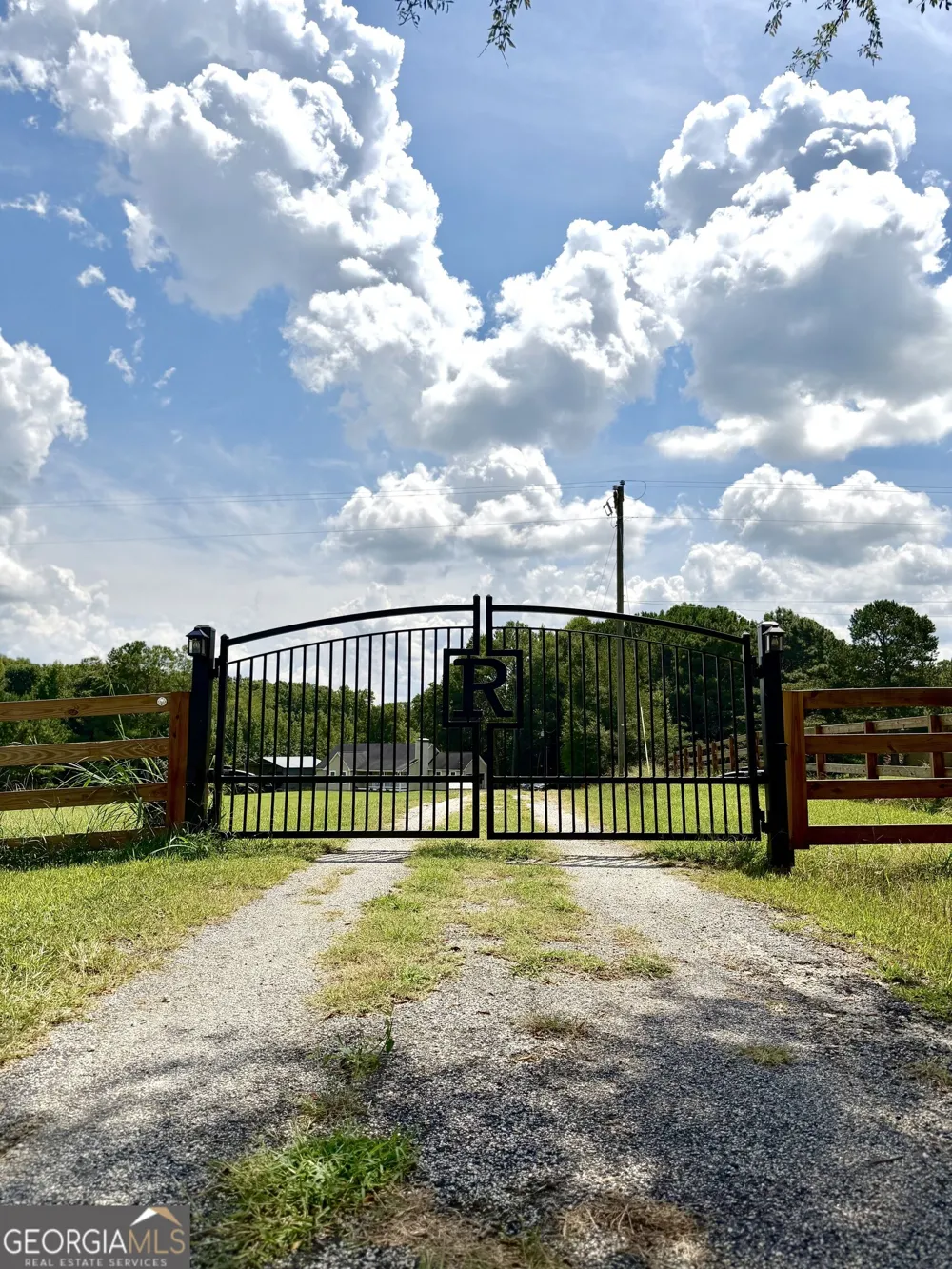 971 Bo Bo Banks RD Grantville, GA 30220