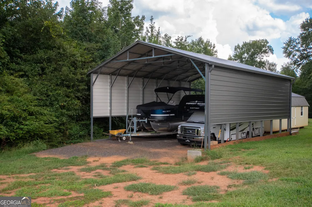 971 Bo Bo Banks RD Grantville, GA 30220