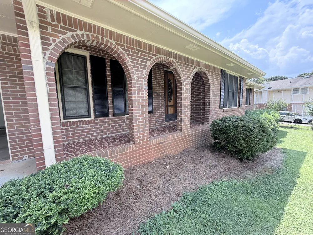 2305 Village DR Covington, GA 30016