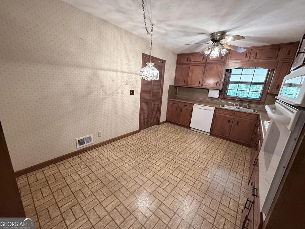 2305 Village DR Covington, GA 30016