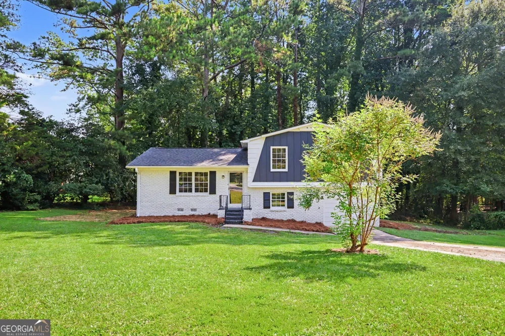 6200 Auburn DR Riverdale, GA 30296