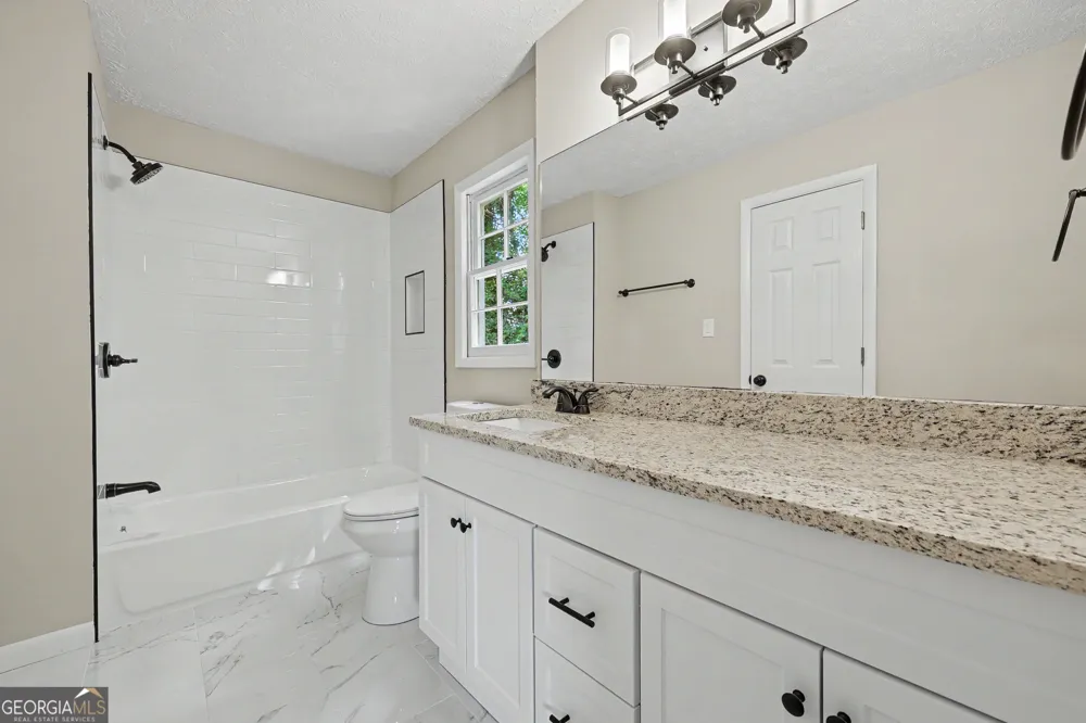 6200 Auburn DR Riverdale, GA 30296