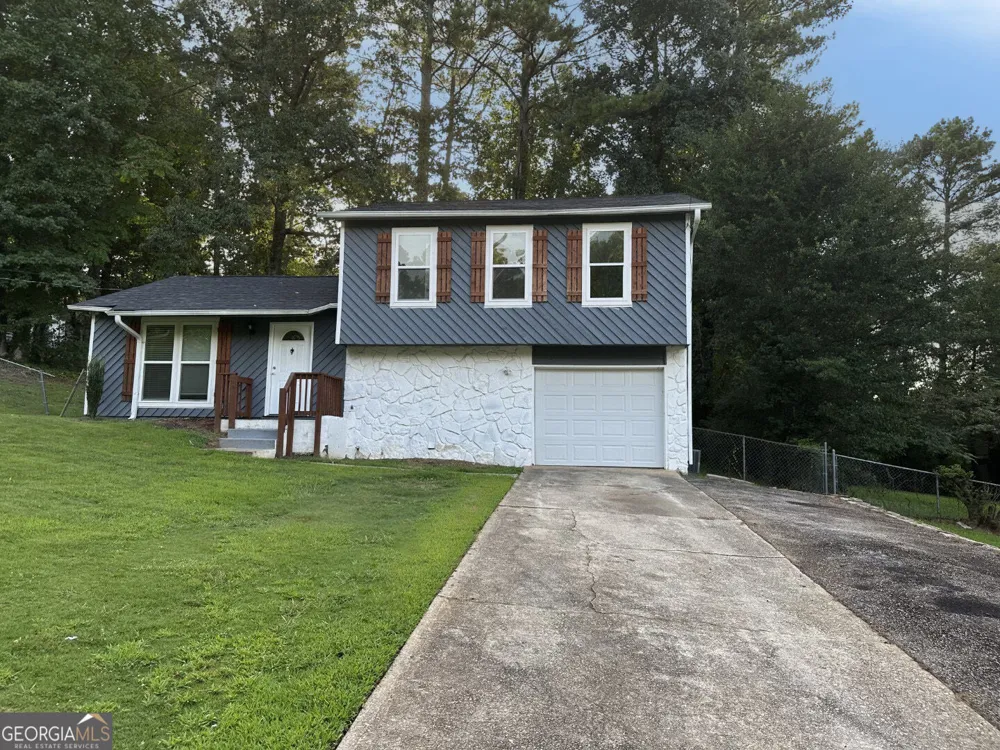 1819 Singer WAY Lithonia, GA 30058
