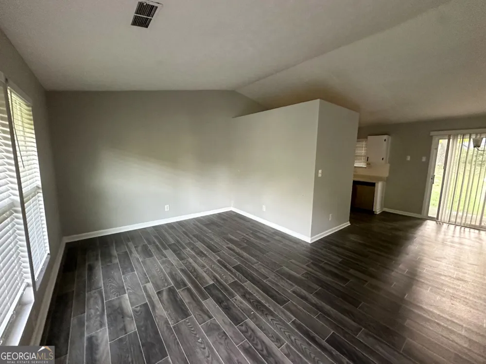 1819 Singer WAY Lithonia, GA 30058