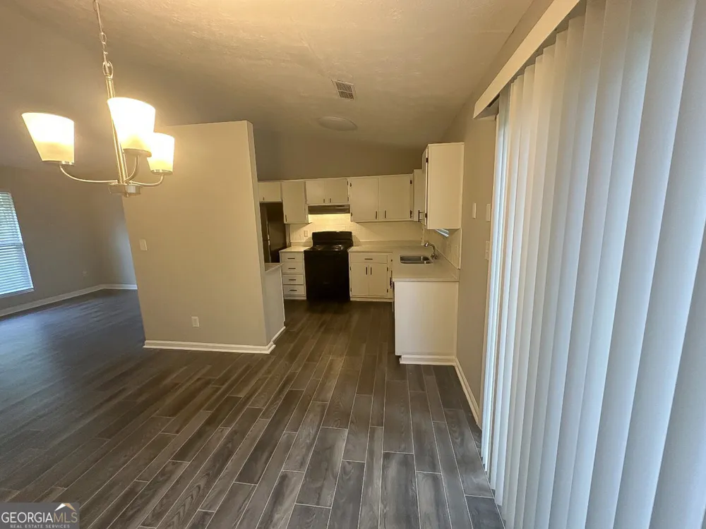 1819 Singer WAY Lithonia, GA 30058