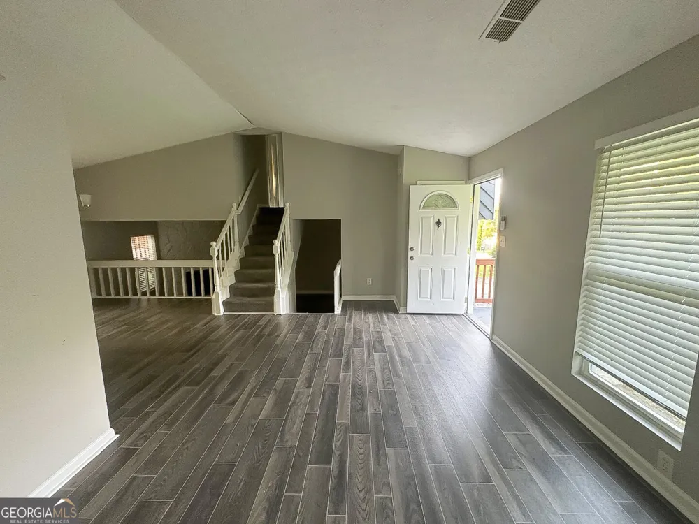 1819 Singer WAY Lithonia, GA 30058