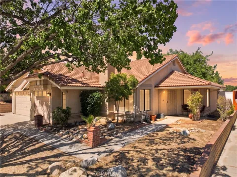 4825 Avenida Vista Verde