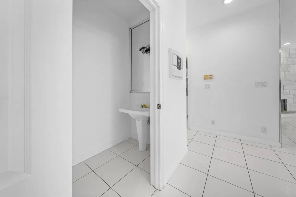 807 Coventry Street Boca Raton, FL 33487