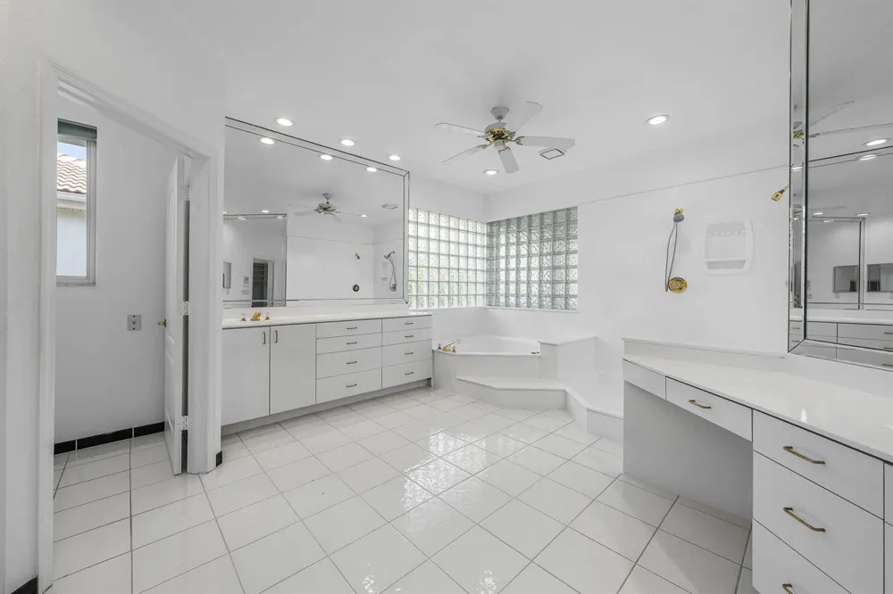 807 Coventry Street Boca Raton, FL 33487