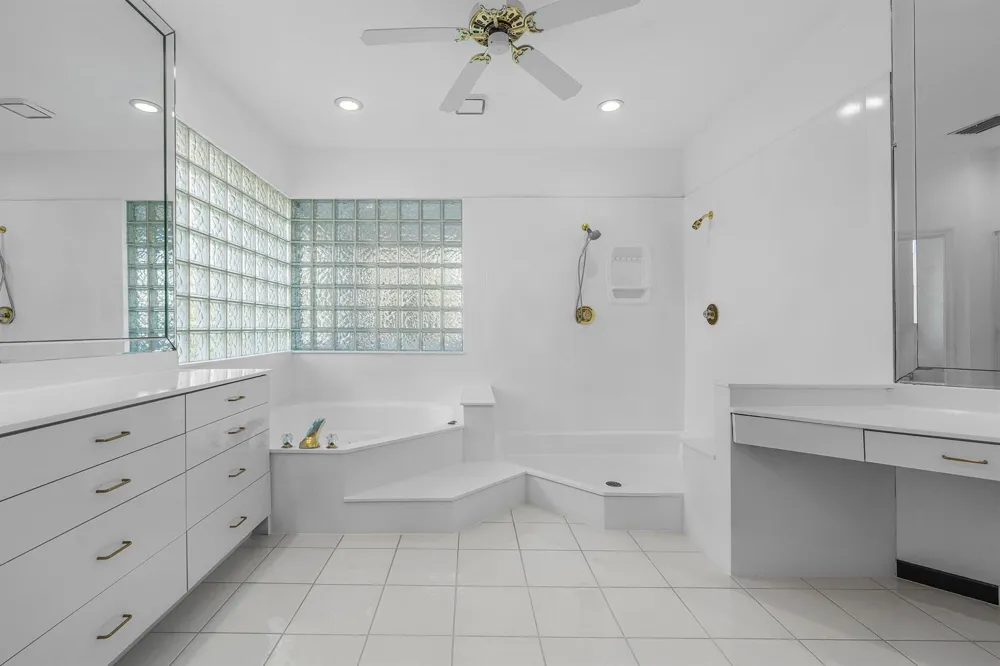 807 Coventry Street Boca Raton, FL 33487