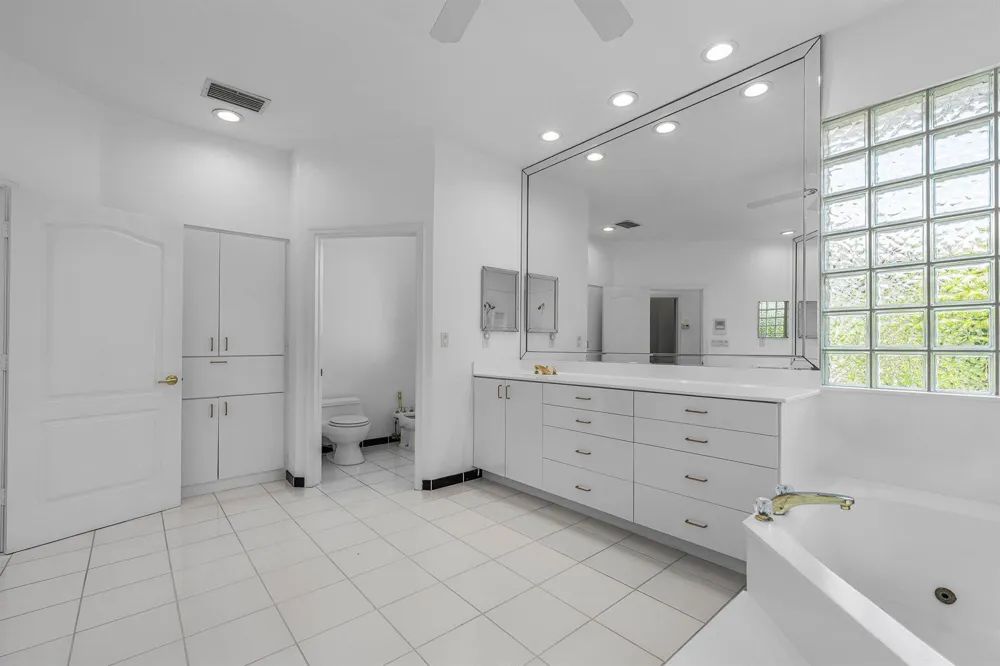 807 Coventry Street Boca Raton, FL 33487