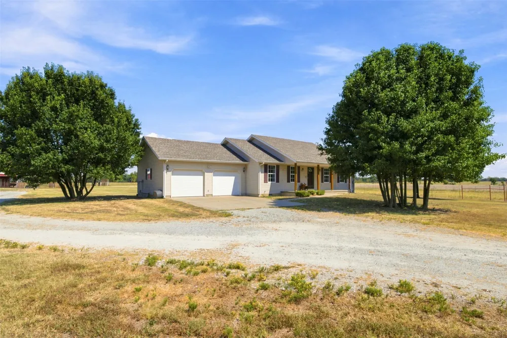 57420 E 140 Miami, OK 74354