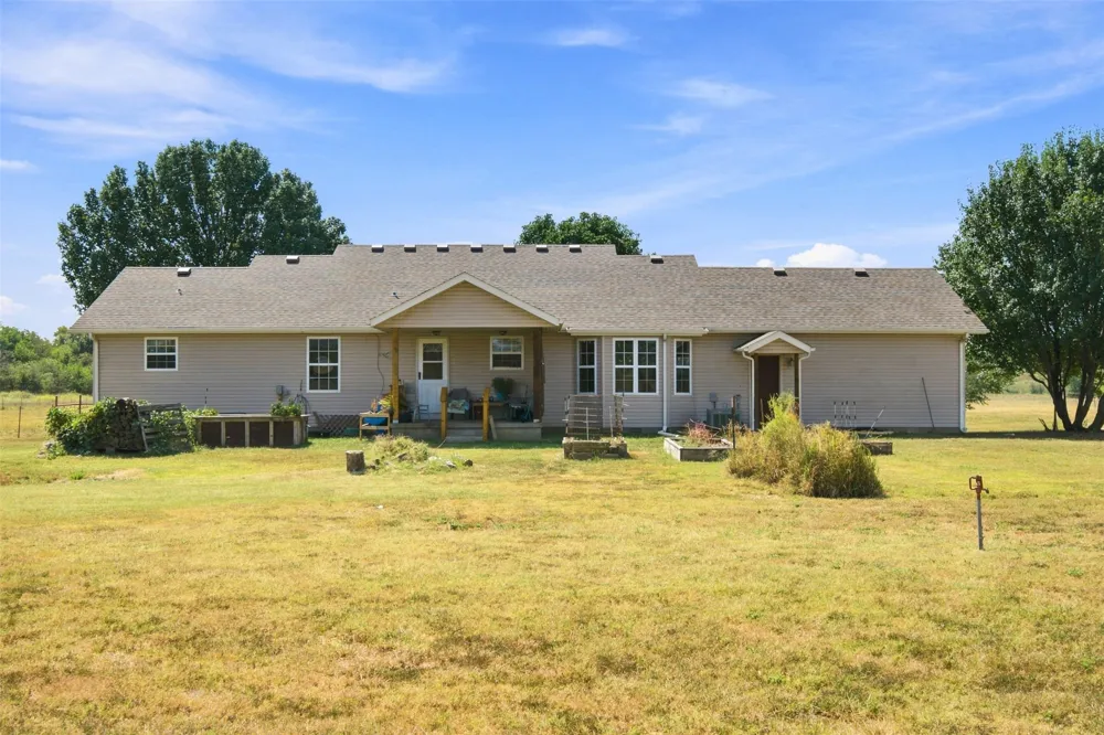 57420 E 140 Miami, OK 74354