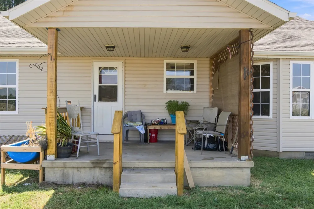 57420 E 140 Miami, OK 74354