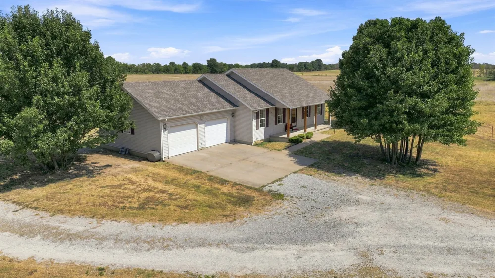 57420 E 140 Miami, OK 74354