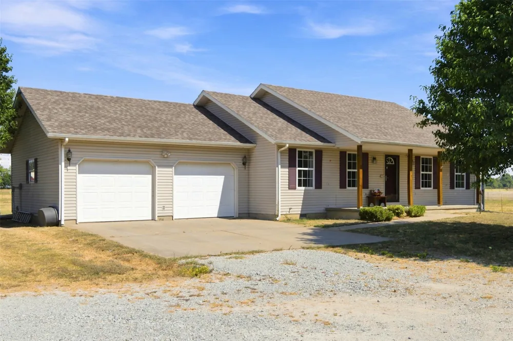 57420 E 140 Miami, OK 74354