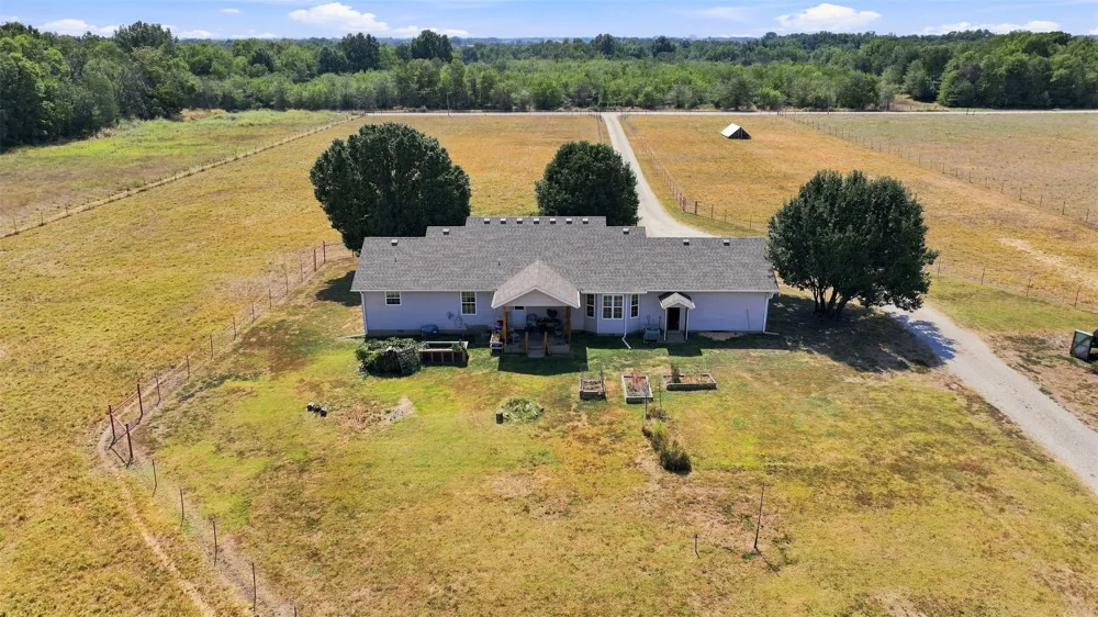 57420 E 140 Miami, OK 74354