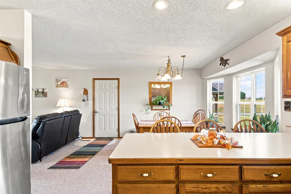 57420 E 140 Miami, OK 74354