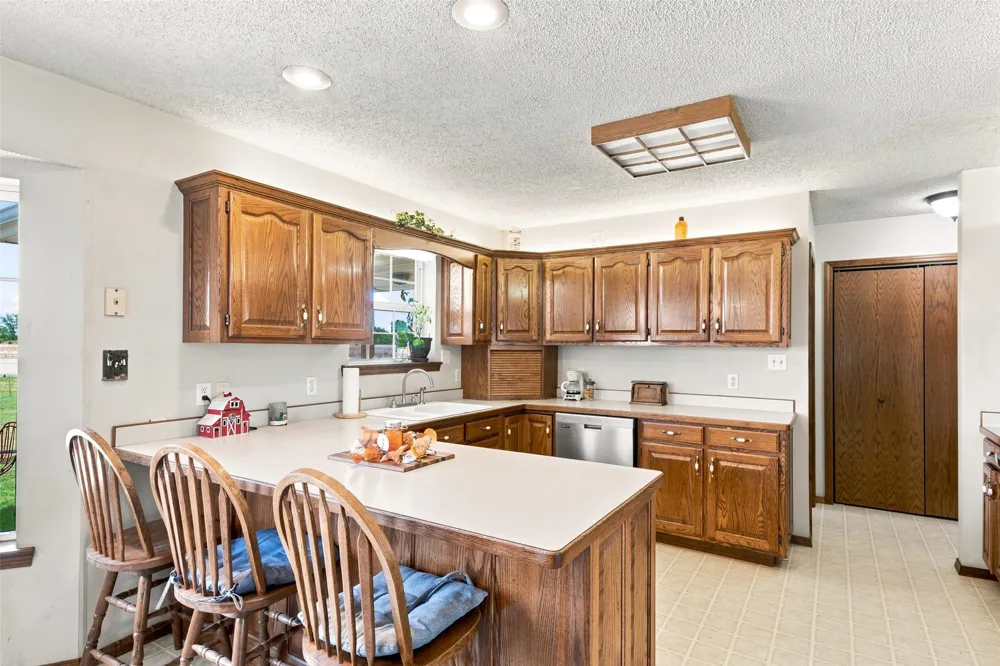 57420 E 140 Miami, OK 74354