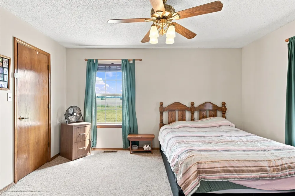 57420 E 140 Miami, OK 74354