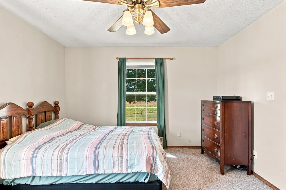 57420 E 140 Miami, OK 74354