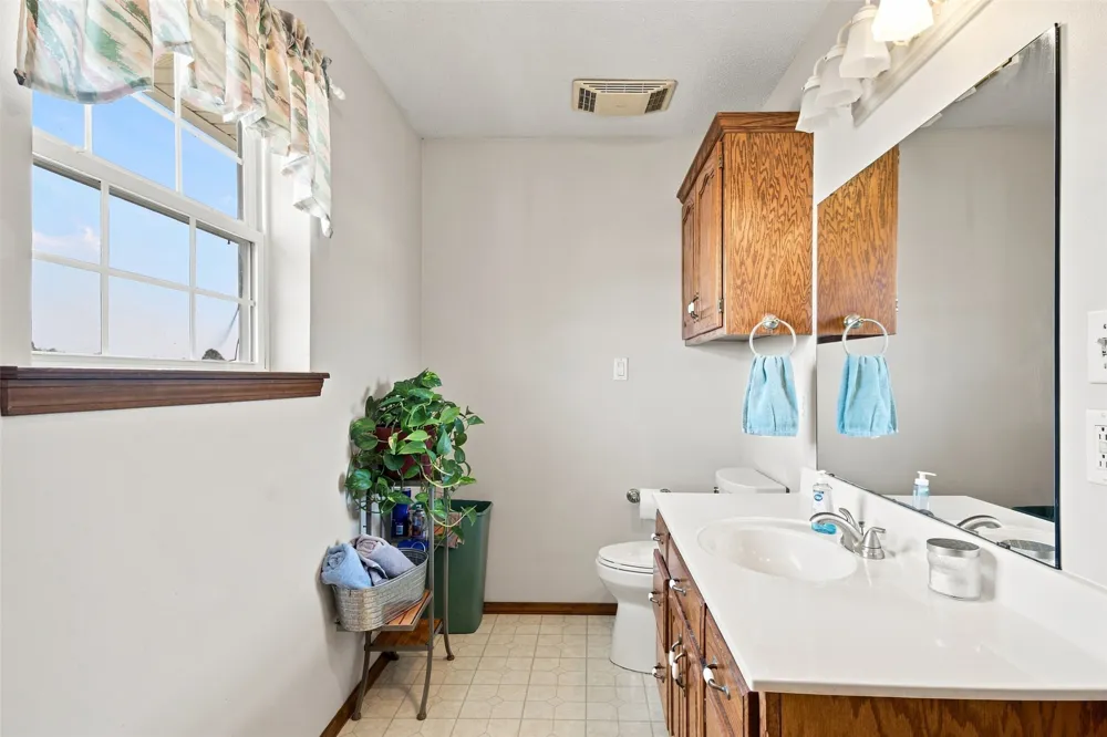 57420 E 140 Miami, OK 74354