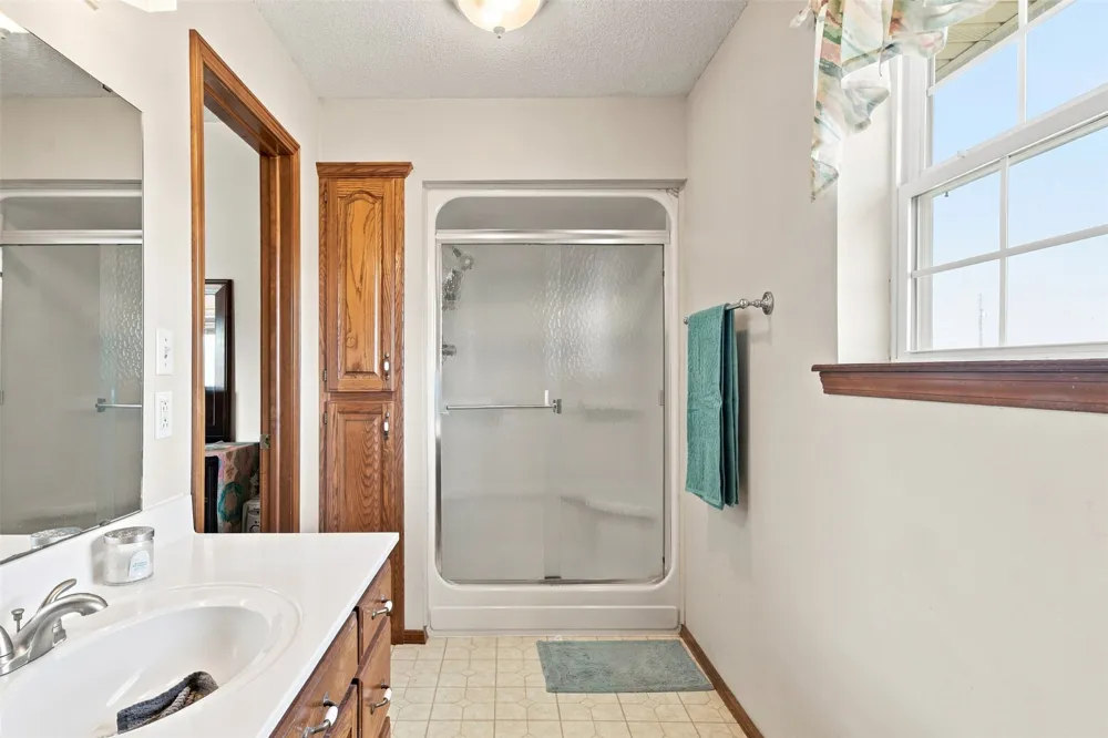 57420 E 140 Miami, OK 74354
