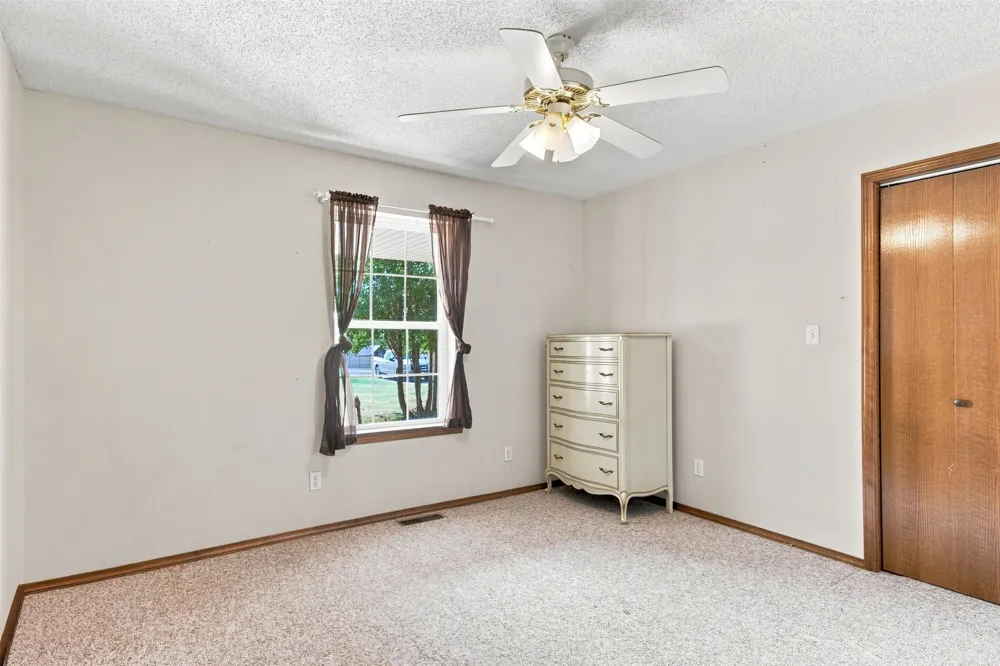 57420 E 140 Miami, OK 74354