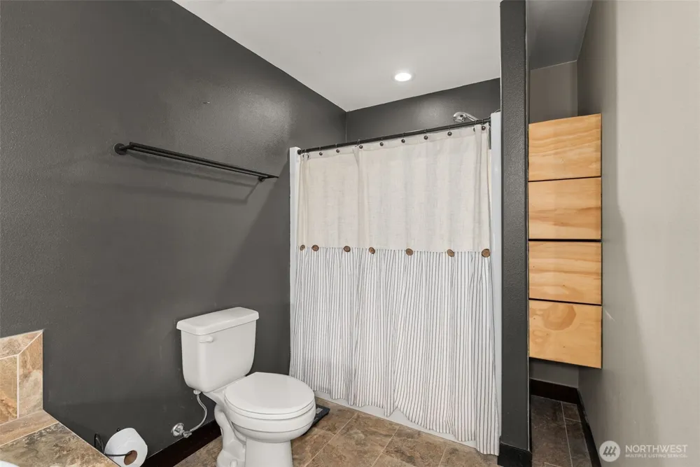 254 Williams Creek Road Oakville, WA 98568