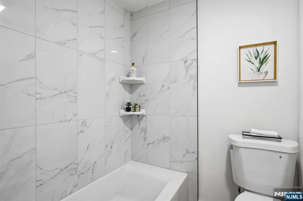 80 Glenwild Avenue Bloomingdale, NJ 07403