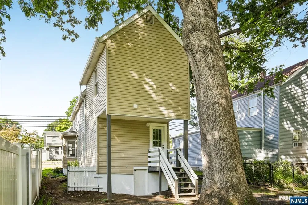80 Glenwild Avenue Bloomingdale, NJ 07403